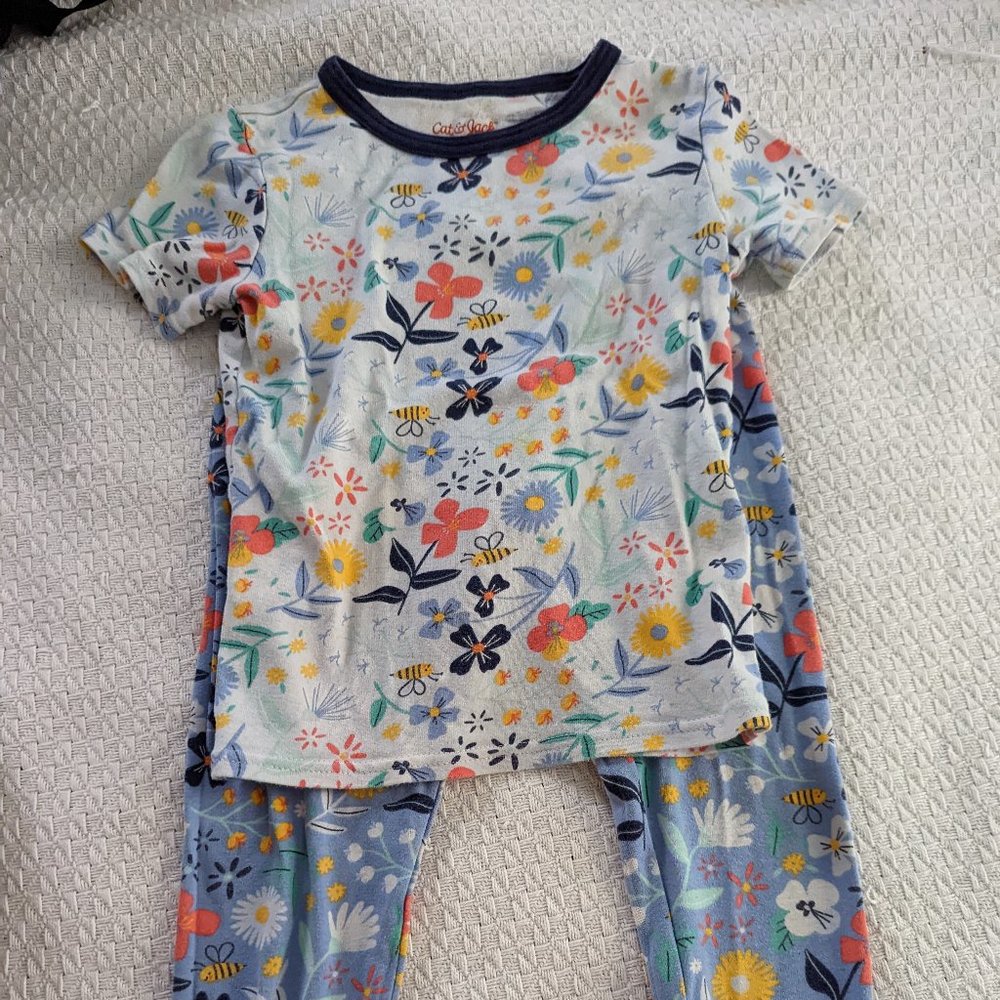 Cat and Jack Girl's PJs size 6